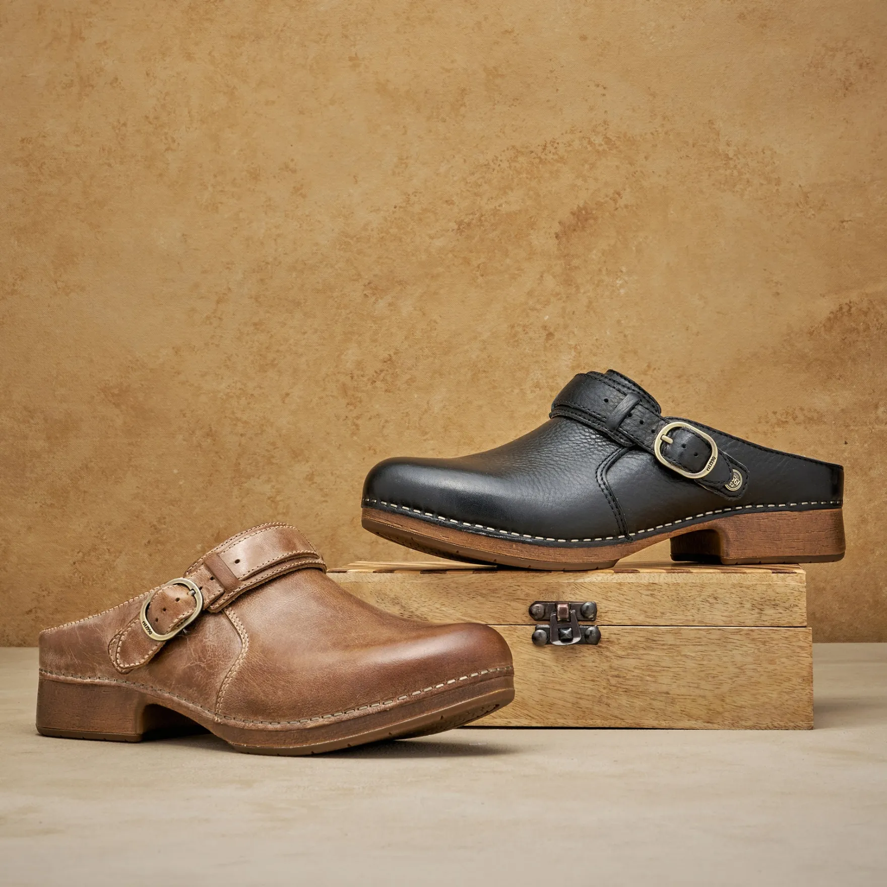 Dansko Millie>Women Clogs|Mules / Slip-Ons