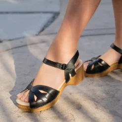 Dansko Season><noscript><img width=