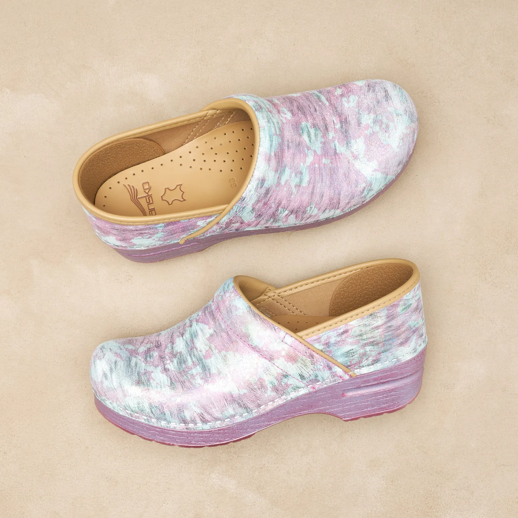 Dansko Wide Pro>Women Wide|Clogs