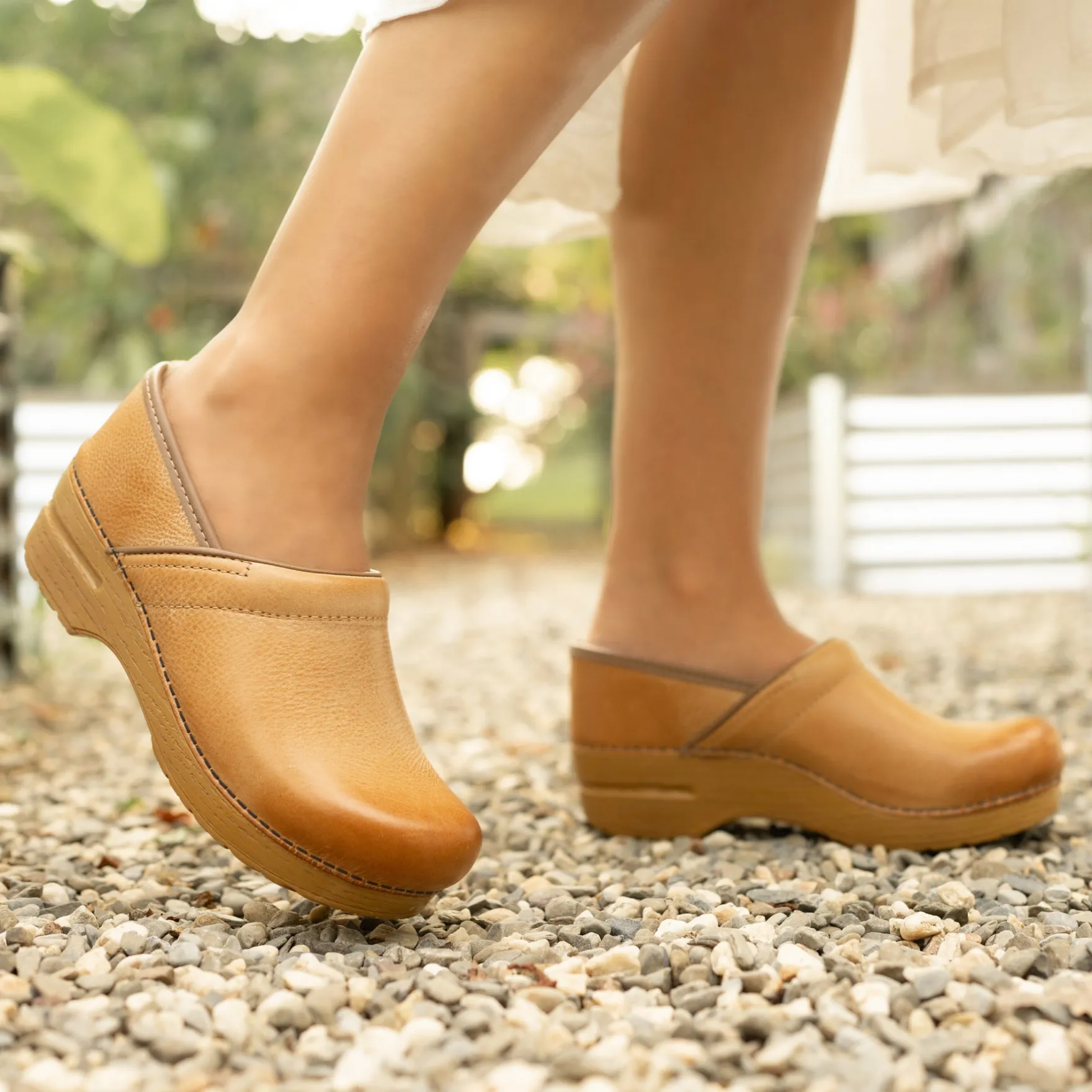 Dansko Wide Pro>Women Wide|Clogs