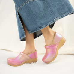 Dansko XP 2.0>Women Clogs