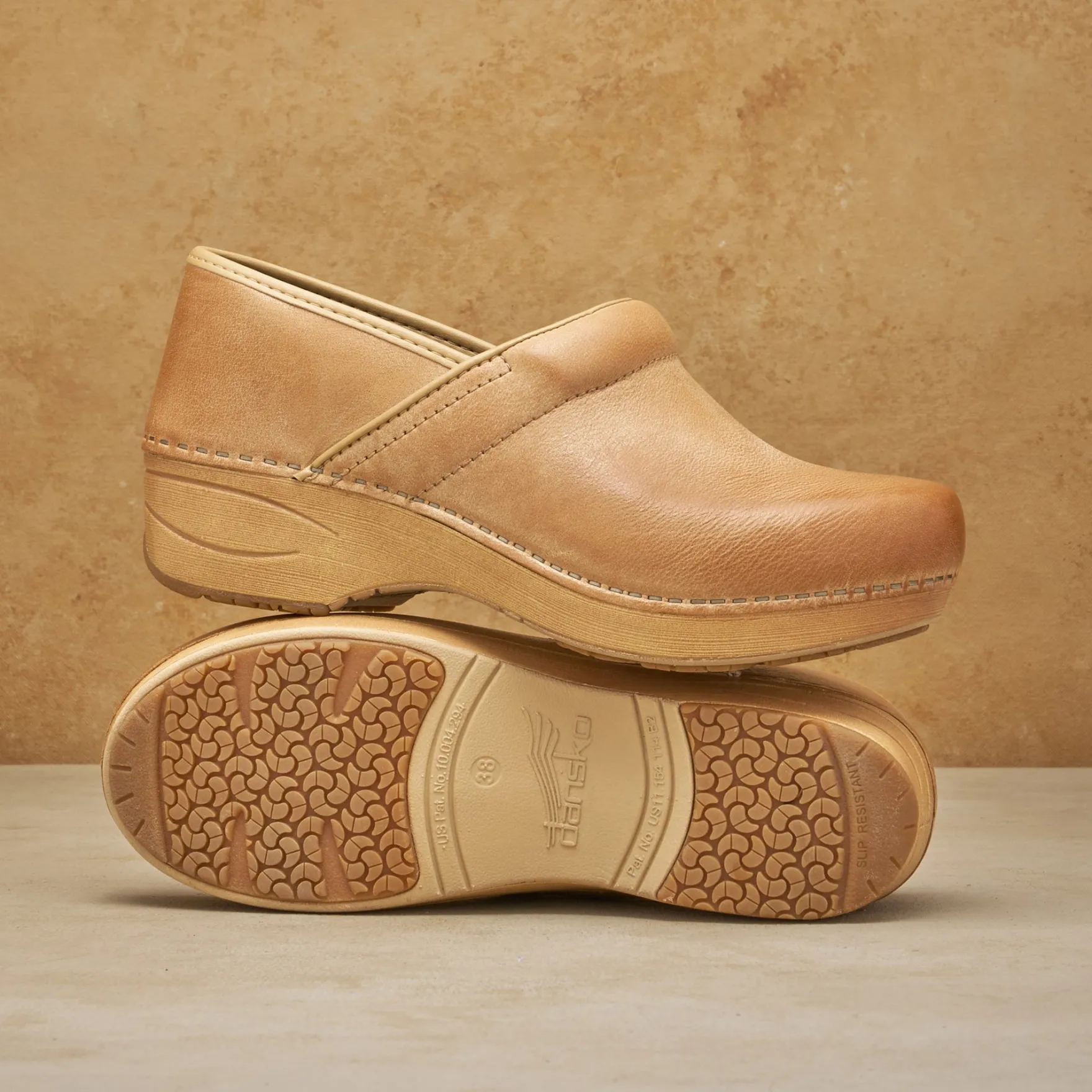 Dansko XP 2.0>Women Clogs